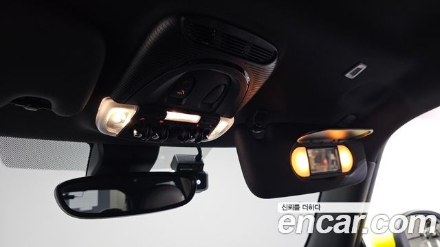 MINI Cooper Electric SE Electric 3rd 2022 — фото 31