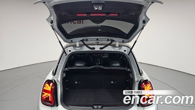 MINI Cooper Electric SE Electric 3rd 2022 — фото 32
