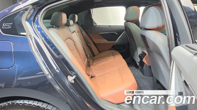 BMW i5 (G60) xDrive 40 M Sport 2024 — фото 11