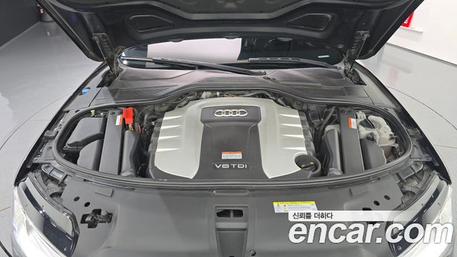 Audi A8 60 TDI Quattro LWB D4 2015 — фото 6