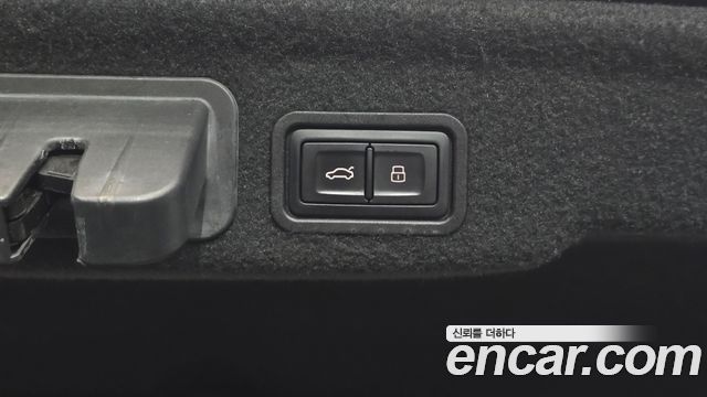 Audi A8 60 TDI Quattro LWB D4 2015 — фото 19