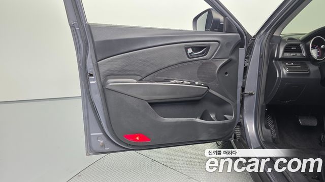 KG Mobility (SsangYong) Tivoli Air Diesel IX 2WD 2018 — фото 24