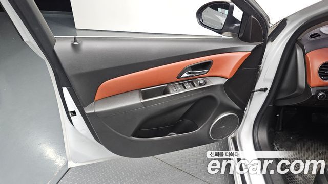 Chevrolet Cruze 1.8 LTZ+ 2011 — фото 24