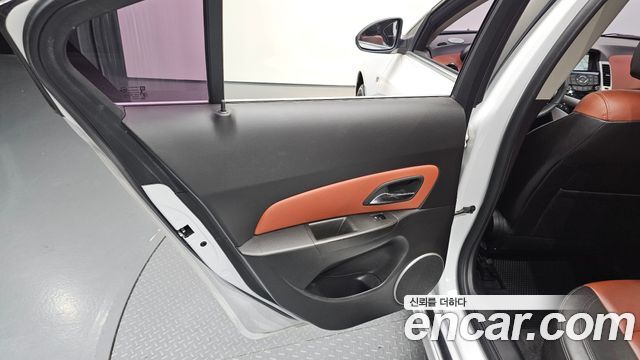 Chevrolet Cruze 1.8 LTZ+ 2011 — фото 25