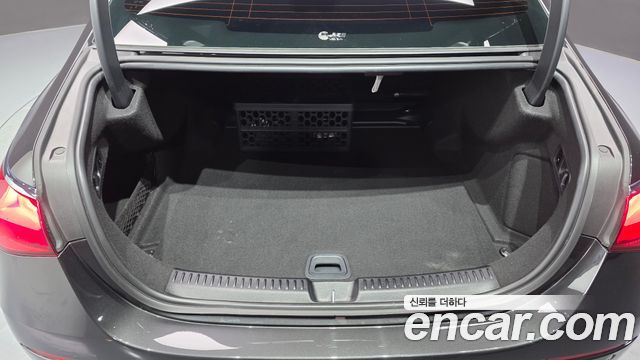 Mercedes-Benz E-Class (W214) E200 Avantgarde 2025 — фото 19
