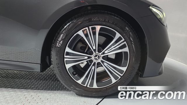 Mercedes-Benz E-Class (W214) E200 Avantgarde 2025 — фото 21