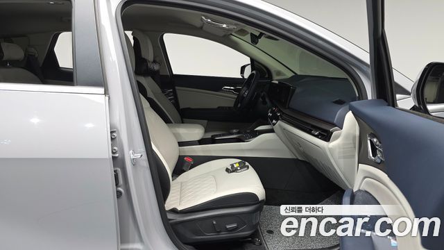 Kia Sportage (V) Gasoline 1.6 Turbo 2WD Signature 2025 — фото 26