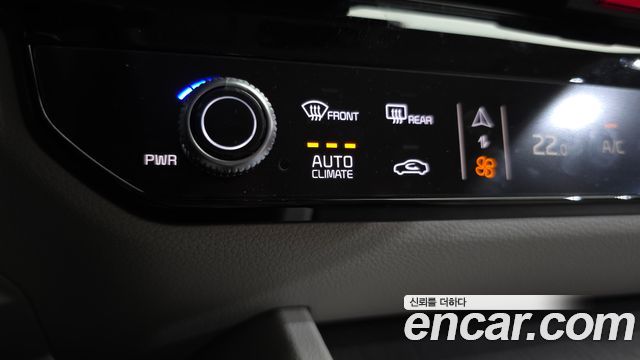 Kia Sportage (V) Gasoline 1.6 Turbo 2WD Signature 2025 — фото 35