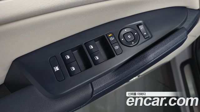 Kia Sportage (V) Gasoline 1.6 Turbo 2WD Signature 2025 — фото 37