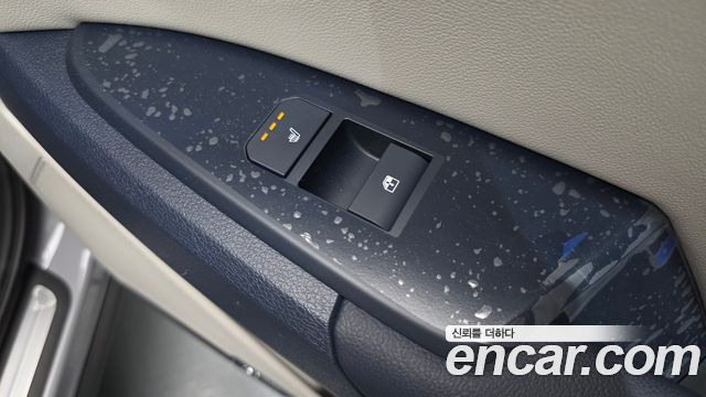 Kia Sportage (V) Gasoline 1.6 Turbo 2WD Signature 2025 — фото 38