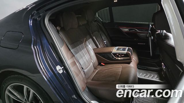 BMW 7 Series (G11) 730Ld xDrive M Sport 2017 — фото 12