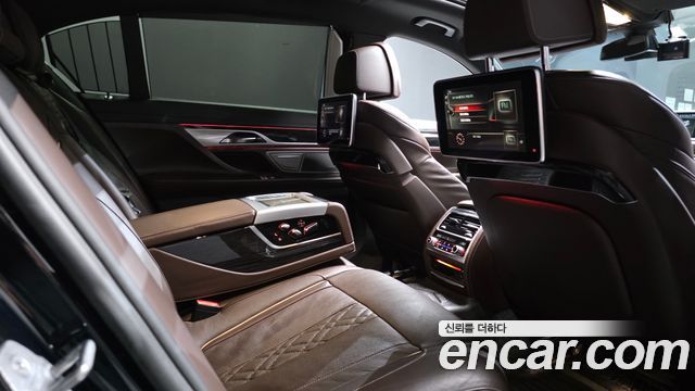 BMW 7 Series (G11) 730Ld xDrive M Sport 2017 — фото 13