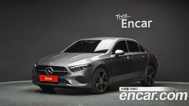 Mercedes-Benz A-Class (W177) A220 Sedan 2025 — фото 1