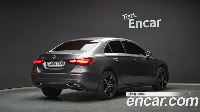 Mercedes-Benz A-Class (W177) A220 Sedan 2025 — фото 2