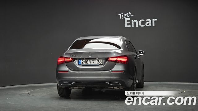 Mercedes-Benz A-Class (W177) A220 Sedan 2025 — фото 4