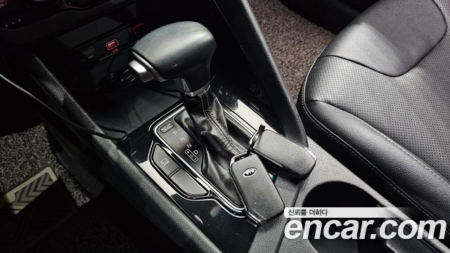 Kia Niro 1.6 HEV Prestige 2020 — фото 9