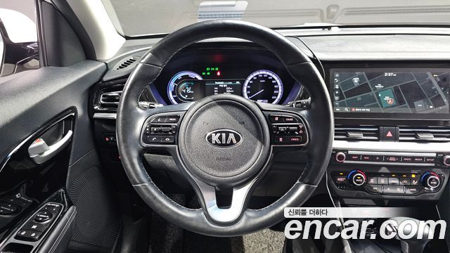 Kia Niro 1.6 HEV Prestige 2020 — фото 12