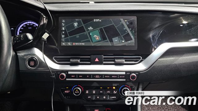 Kia Niro 1.6 HEV Prestige 2020 — фото 13