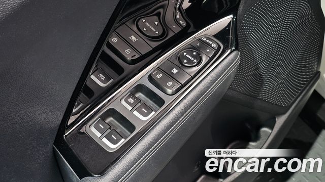 Kia Niro 1.6 HEV Prestige 2020 — фото 18