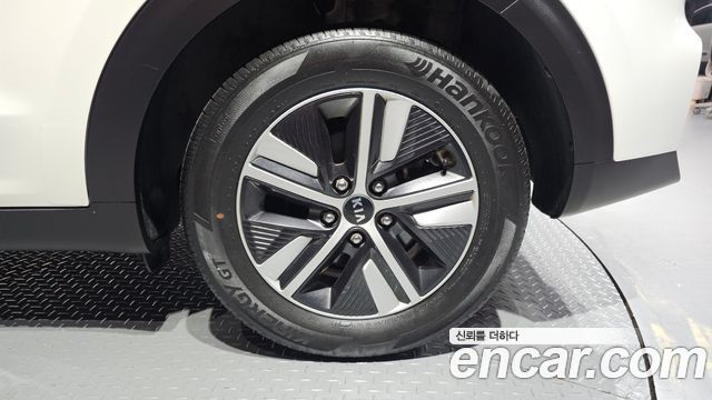 Kia Niro 1.6 HEV Prestige 2020 — фото 21