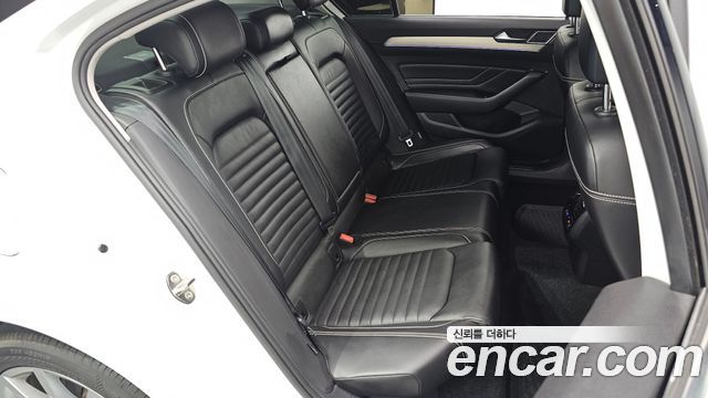 Volkswagen Passat GT (B8) 2.0 TDI Prestige 2021 — фото 16