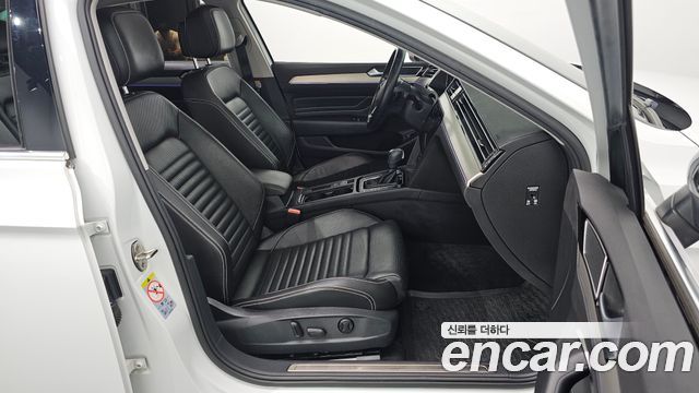 Volkswagen Passat GT (B8) 2.0 TDI Prestige 2021 — фото 32