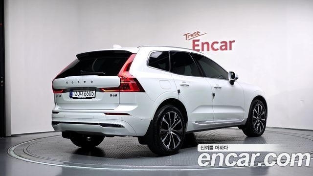 Volvo XC60 (II) B6 Ultimate Bright 2024 — фото 2