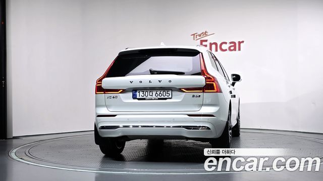 Volvo XC60 (II) B6 Ultimate Bright 2024 — фото 4