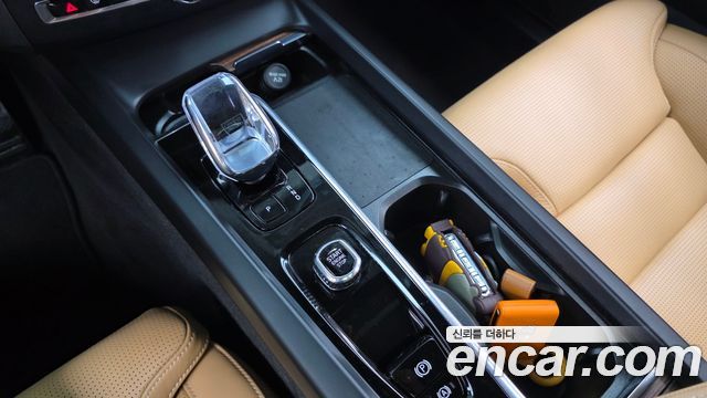 Volvo XC60 (II) B6 Ultimate Bright 2024 — фото 9