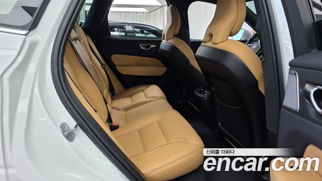 Volvo XC60 (II) B6 Ultimate Bright 2024 — фото 11