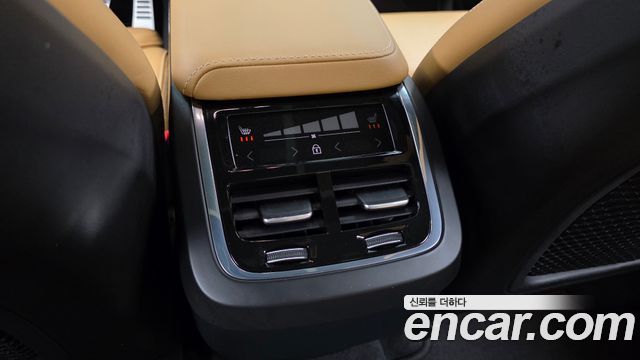 Volvo XC60 (II) B6 Ultimate Bright 2024 — фото 18