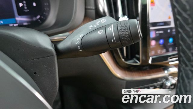 Volvo XC60 (II) B6 Ultimate Bright 2024 — фото 27