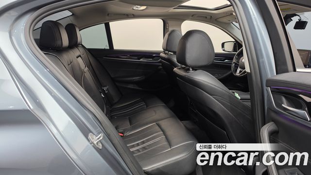 BMW 5 Series (G30) 520d Luxury Special Edition 2018 — фото 11