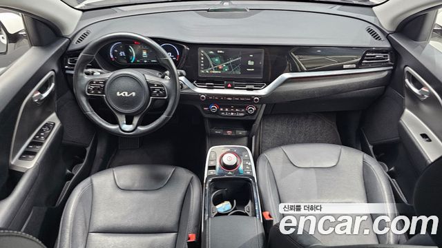 Kia Niro Plus Air 2023 — фото 7