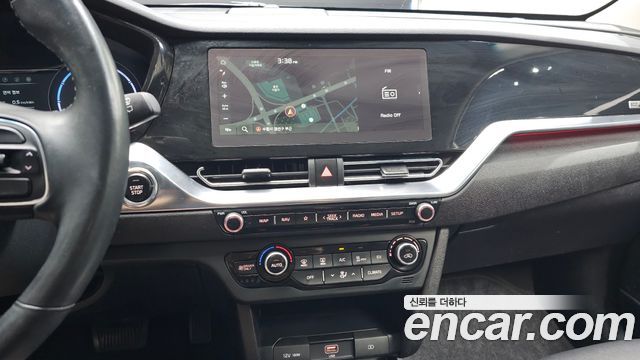 Kia Niro Plus Air 2023 — фото 14
