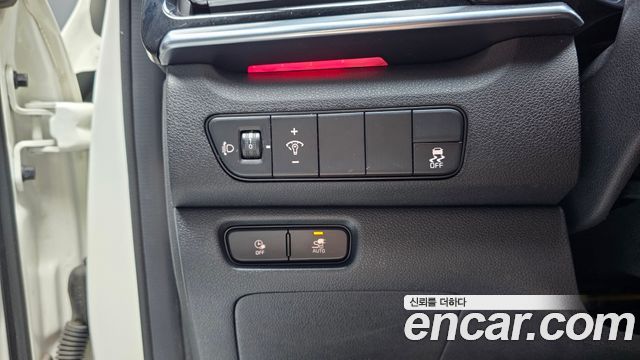 Kia Niro Plus Air 2023 — фото 16