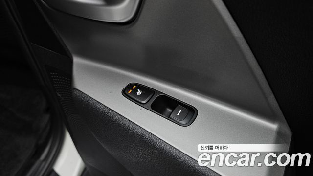 Kia Niro Plus Air 2023 — фото 18