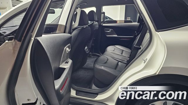 Kia Niro Plus Air 2023 — фото 26