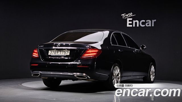 Mercedes-Benz E-Class (W213) E300 Exclusive 2018 — фото 2