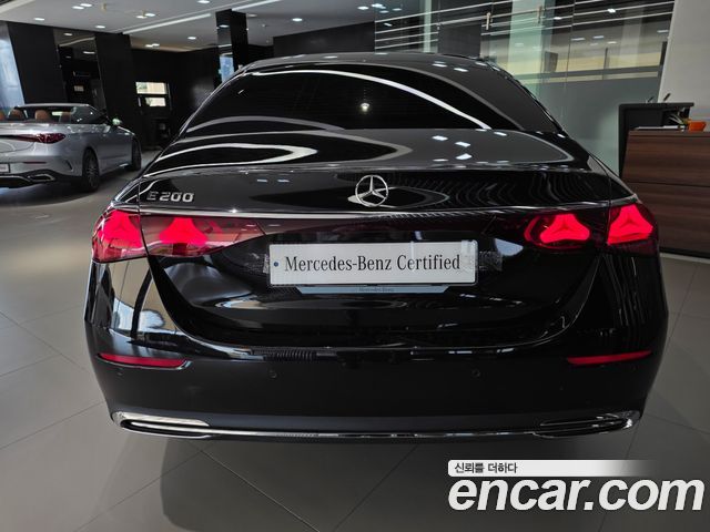 Mercedes-Benz E-Class (W214) E200 Avantgarde 2025 — фото 4