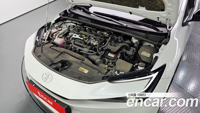 Toyota Prius (V) 2.0 PHEV XSE 2024 — фото 6