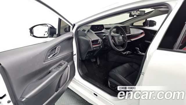 Toyota Prius (V) 2.0 PHEV XSE 2024 — фото 10