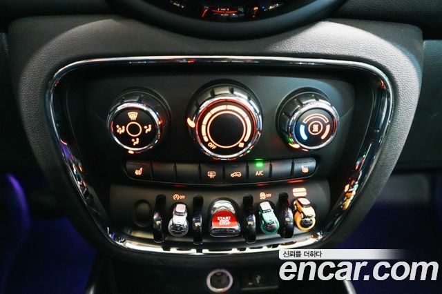MINI Cooper D Clubman Standard 2nd 2020 — фото 15