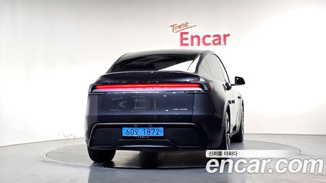 Tesla Model Y Long Range AWD 2025 — фото 4