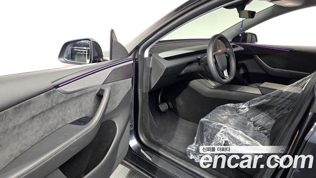 Tesla Model Y Long Range AWD 2025 — фото 10