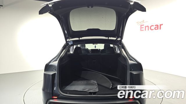 Tesla Model Y Long Range AWD 2025 — фото 17