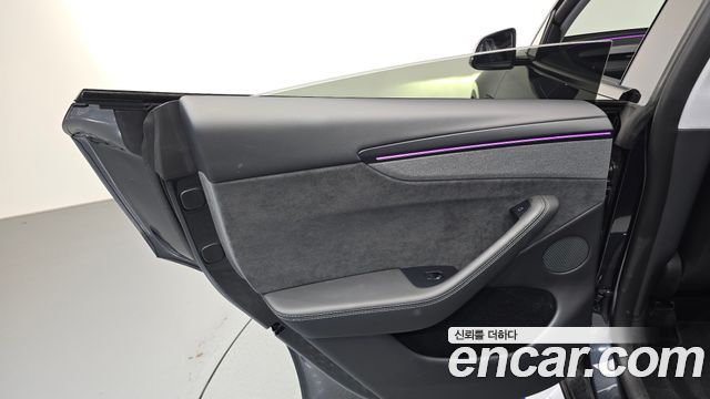 Tesla Model Y Long Range AWD 2025 — фото 25