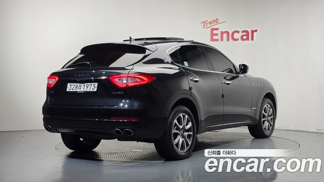 Maserati Levante 3.0 AWD GranLusso 2020 — фото 2