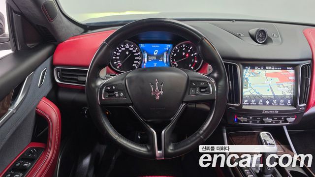 Maserati Levante 3.0 AWD GranLusso 2020 — фото 14