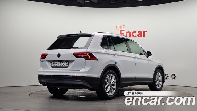 Volkswagen Tiguan (II) 2.0 TDI Premium 2020 — фото 2